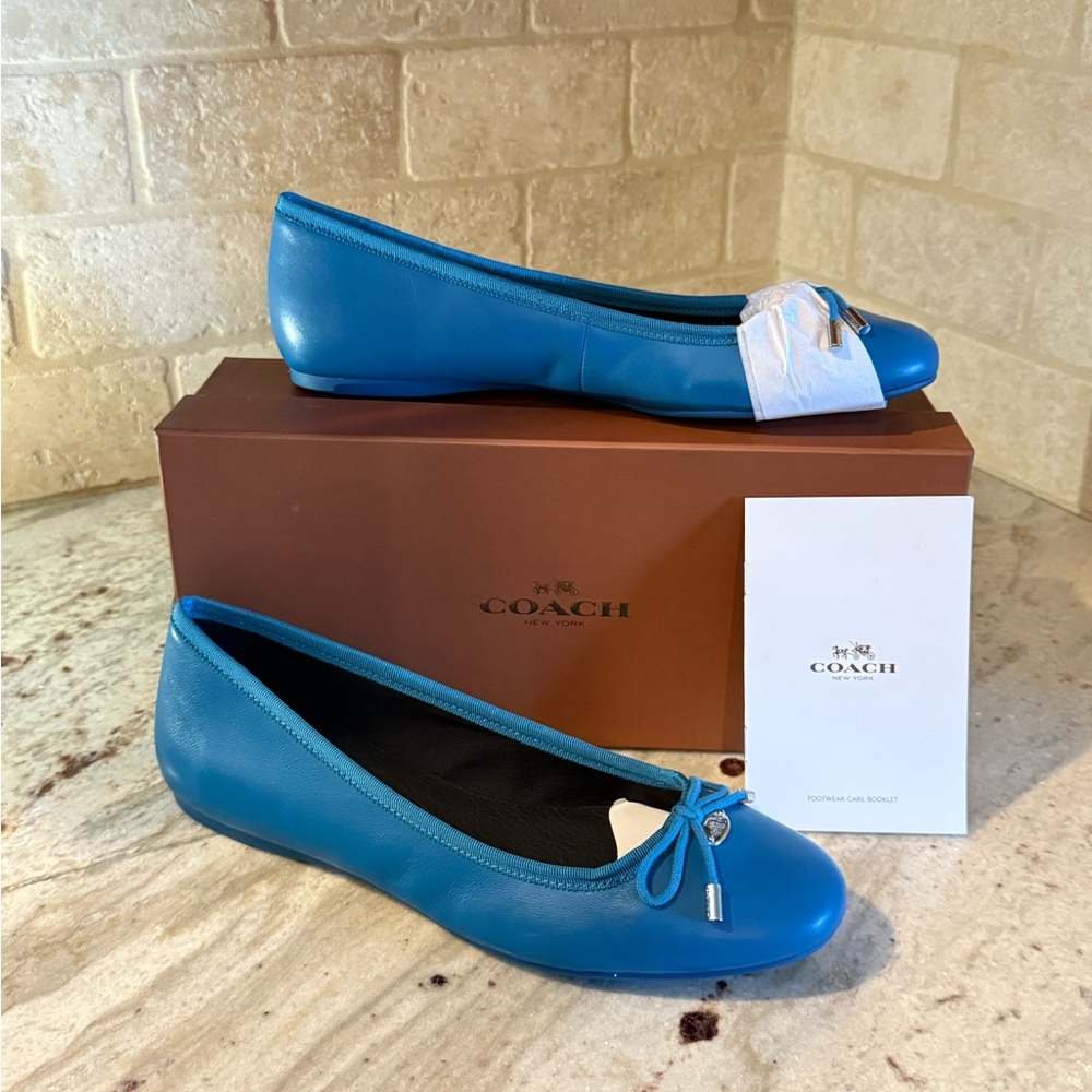 New Coach Women's peacock Ballet Flats.. Size 8
